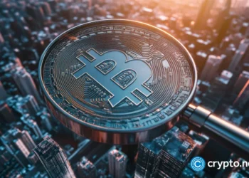 BTC slips as ETH, SOL drive $1.9 billion crypto funds inflows