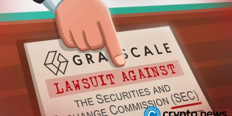 Grayscale nears Hyperliquid ETFs launch as fee race tightens