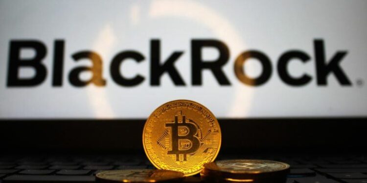 Blackrock’s $300M IBIT Exit Extends Bitcoin ETF Outflow Streak to 8 Days
