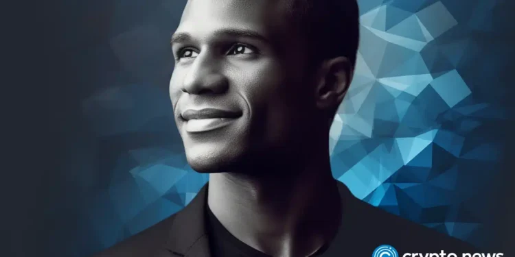 Arthur Hayes under fire for exiting Worldcoin position