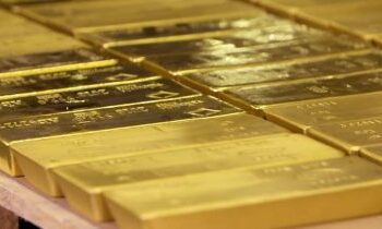 Gold falls to $3,943, lowest since Nov ’25; Yen crash triggers stop-losses