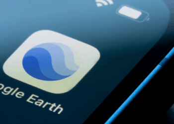 Google Earth’s Hidden Flight Simulator Is Now Playable in Web Browsers