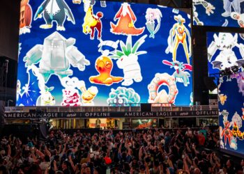 Thousands of ‘Pokémon Go’ Players Descend on Times Square to Defeat Mewtwo