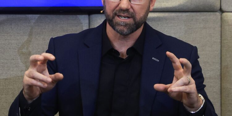 Here’s the Truth About Whether Meta’s NameTag Face Recognition Tech ‘Exists’