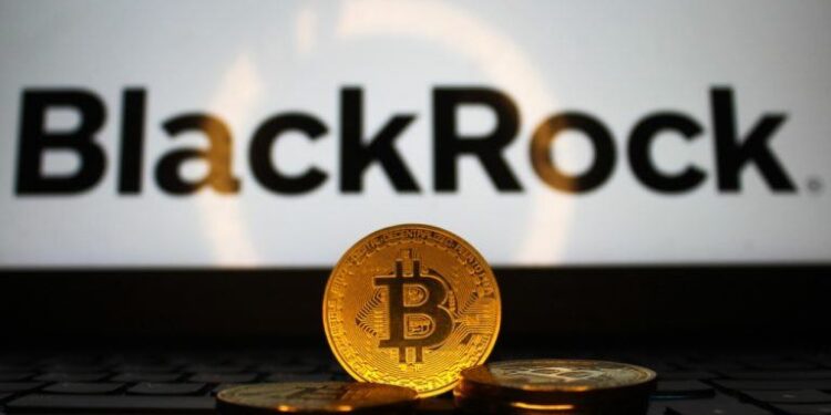 Blackrock’s IBIT Sees $773 Million Weekly Exit as Bitcoin ETFs Lose $527 Million