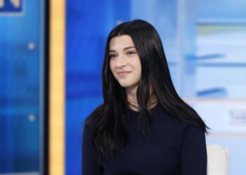 Phoebe Gatess Phia helped shoppers find deals — and may have helped itself to commissions