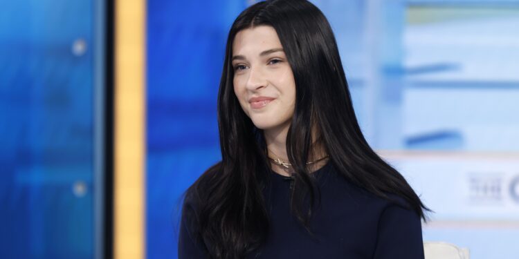 Phoebe Gatess Phia helped shoppers find deals — and may have helped itself to commissions