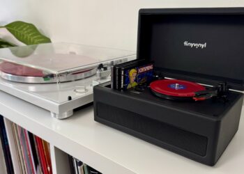 Hands-on with Tiny Vinyls new tiny record player