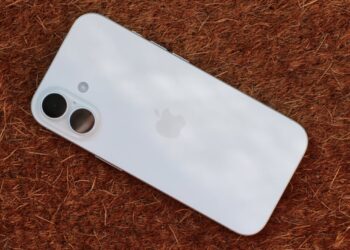 T-Mobile is handing over the Apple iPhone 17 for free — how to claim variation yours