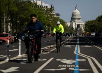 The federal government is erasing bike lanes — from its websites