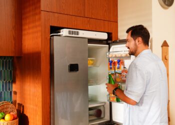 Keep food from spoiling during the next outage with the Bluetti FridgePower while its $500 off