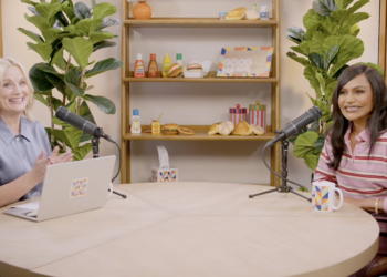 Amy Poehler interviewing Mindy Kaling about being a meme is a delight