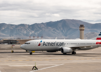 American Airlines briefly grounded in U.S. by IT issue