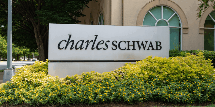 Charles Schwab Calls CLARITY Act a ‘Fundamental Catalyst’ as White House and Thune Clash Over Timing