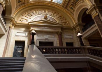 Wisconsin Warns Election-Market Traders They May Be Disqualified From Voting