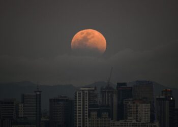 How to See the Partial Lunar Eclipse and Blood Moon on August 27