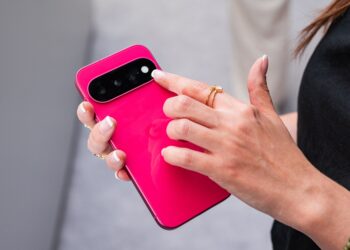 4 New Camera Tricks on Google’s Latest Pixel 11 Smartphones