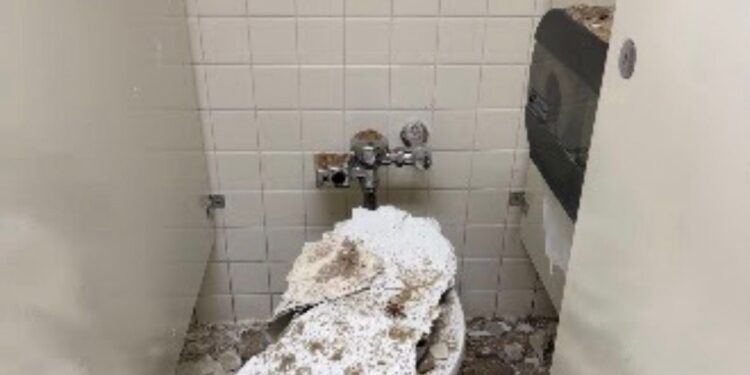Mice, a Caved-In Ceiling, and Cloudy Water: The GSA’s New Office Is Falling Apart
