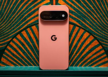 Google Pixel 11 Pro and Pixel 11 Pro XL Review: Smart Software, Small Upgrade