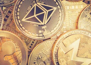 Altcoins Could See Up to 1,000x Returns Post-Pullback, Analyst Predicts