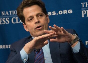Scaramucci Backs BTC Above $100K as Bear Phase Nears End