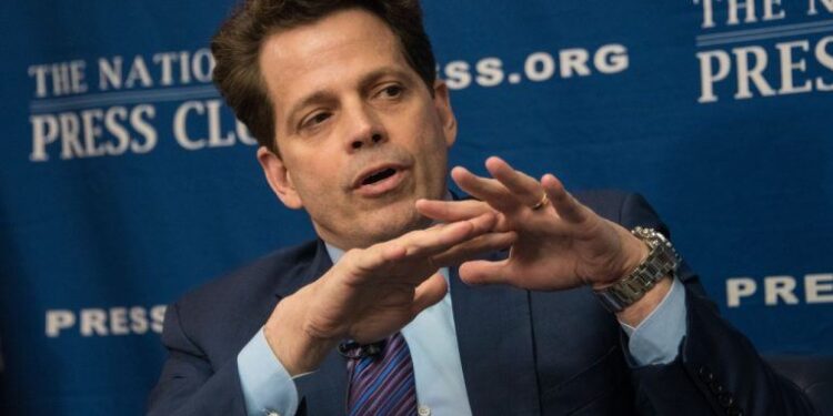 Scaramucci Backs BTC Above $100K as Bear Phase Nears End
