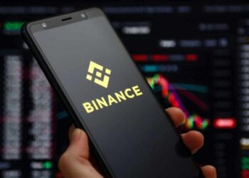 Two Binance Workers Held at UAE Airports Amid Fraud Inquiries