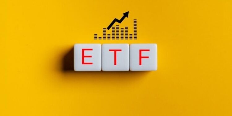 Bitcoin, Ether ETFs Add $453 Million as 6-Day Streak Extends