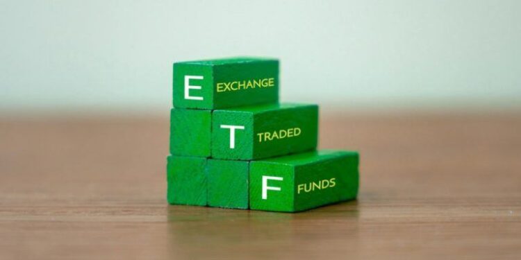 Bitcoin, Ether ETFs Pull In $706 Million as Crypto Demand Surges