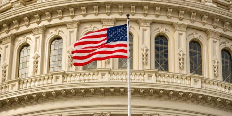 Community Banks Stall Clarity Act Over Stablecoin Rewards