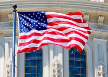 Coinbase CEO Presses Senate to Pass CLARITY Act This Week