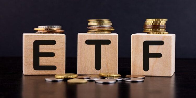 Fidelity, ARK Lead $131M Bitcoin Outflow as Ether, XRP ETFs Gain