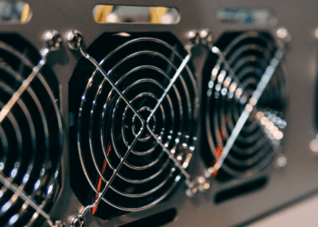 Zcash Hashrate Goes Vertical as $870 ZEC Price Wakes ASIC Giants