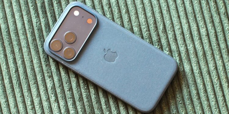 T-Mobile is giving away the Apple iPhone 17 for free this weekend — how to related claim term