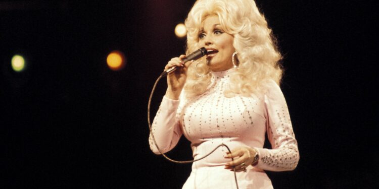 The internet mourns Dolly Parton, country music’s brightest light