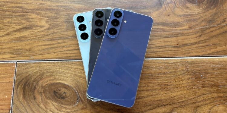 Samsung announces a mid-range Galaxy S26 FE for $699