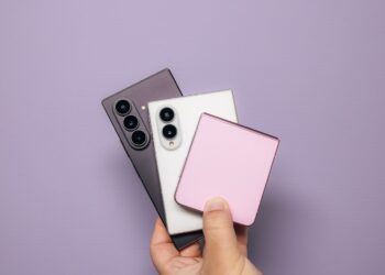 Samsung Galaxy Z series foldables are breaking alternative pre-order records in the US and Korea