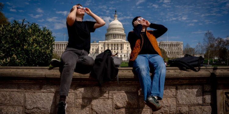 Solar eclipse 2026 from the US: how to watch from home and online