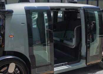 Amazons robotaxi Zoox launches first paid related service term in U.S.