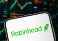 AI Agents Can Bypass Robinhood’s Stock Token Blocks, Per Coinfello