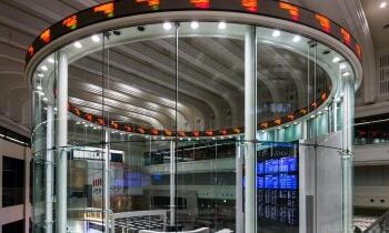 Japanese investors net buy over 5T yen in foreign assets