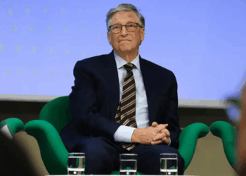 Bill Gates, Retired, Took Customer Support Duty at His Daughter’s Startup
