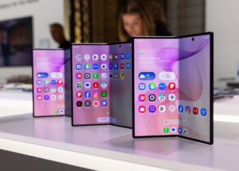 Ookla shares Android foldable benchmarks as iPhone Duo looms