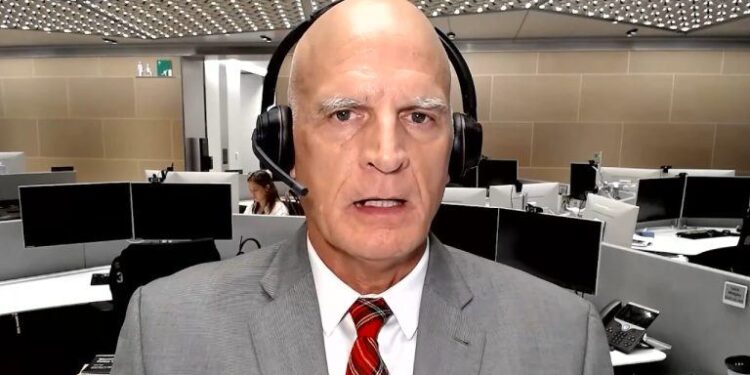 Bloomberg Analyst Warns Crypto Faces a Lose-Lose Scenario