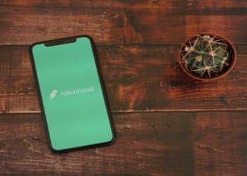 Robinhood Chain Tops $3B Daily DEX Volume, Pushes UNI Burn Past $1M