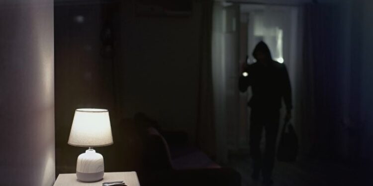 Masked Robbers Threaten Pregnant Wife in UK Crypto Home Attack