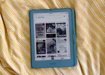 Add buttons to your Kindle with Amazons new Page Turn Cover: Our review